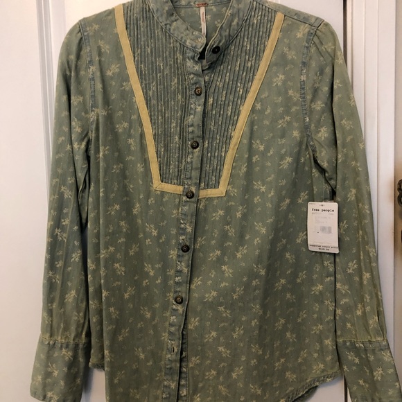 💙$98 TODAY ONLY!❤️Free People chambray Top - Picture 3 of 5